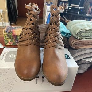 Arizona Jean Company Tan Woven Ankle Booties